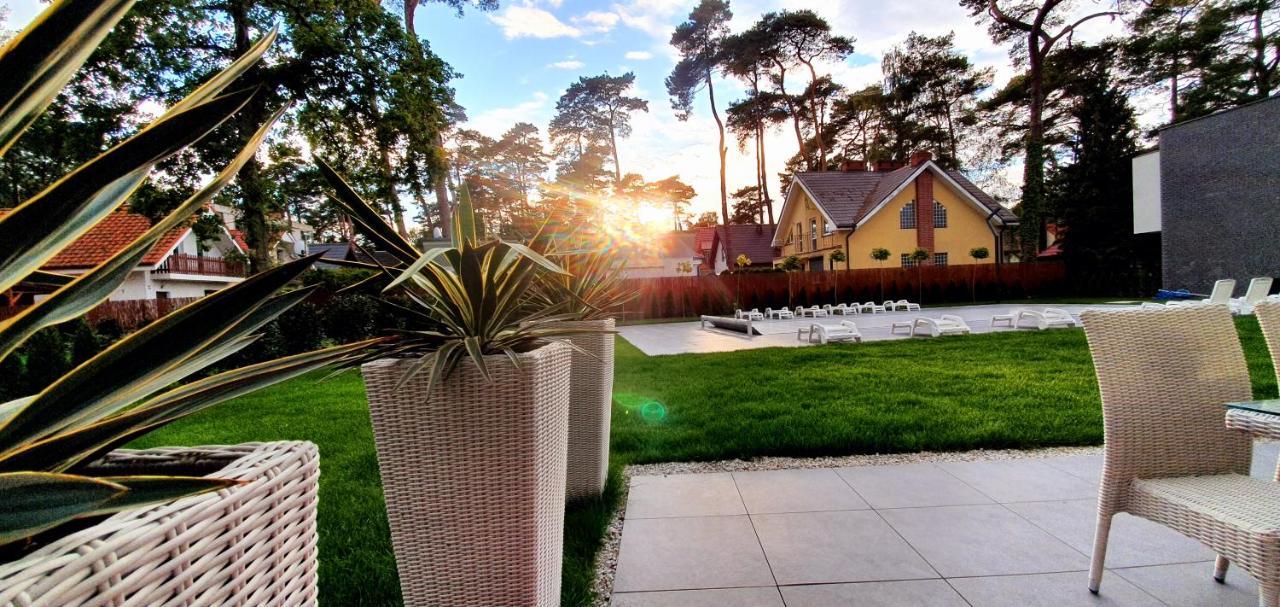 Leo Royal Apartament โปเบียโรโว ภายนอก รูปภาพ