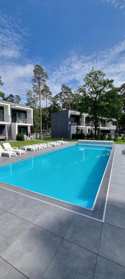 Leo Royal Apartament โปเบียโรโว ภายนอก รูปภาพ